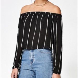 Womens top off the shoulder black white stripe